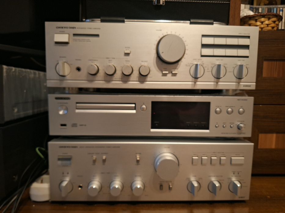 Amplificator Onkyo Integra A8450  k nou argintiu