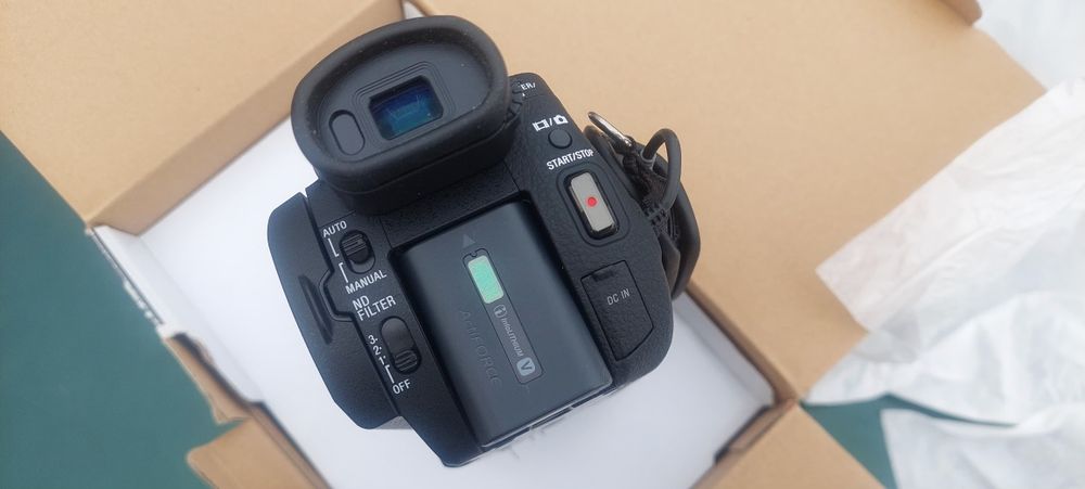 Cameră Sony CX 900E