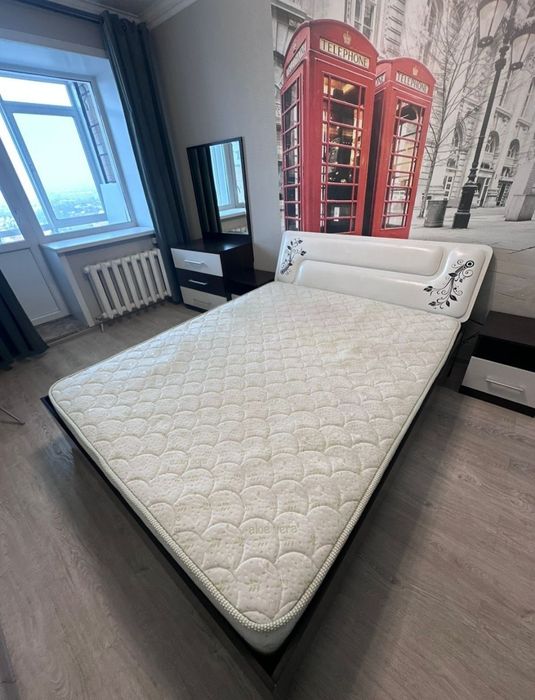 Продам спальный гарнитур