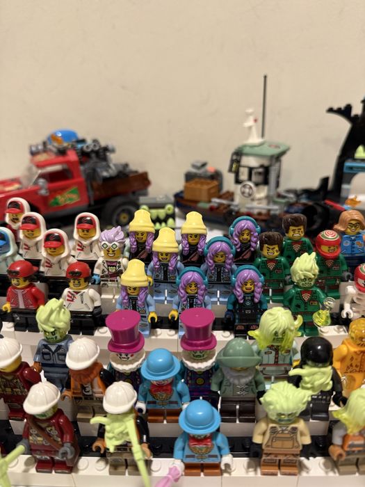 Lego Hidden Side Minifigures 250€ за всичко