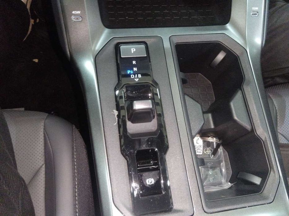 Toyota RAV4 Model Dual-Engine 2.0L Two-Wheel Drive Luxury Edition