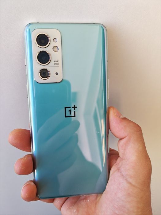 Oneplus 9rt в хорошем состоянии