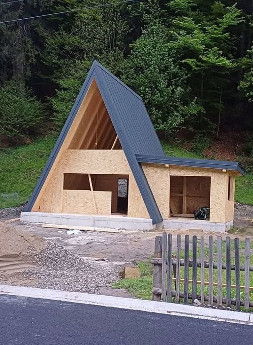 Vindem cabane tip A-frame