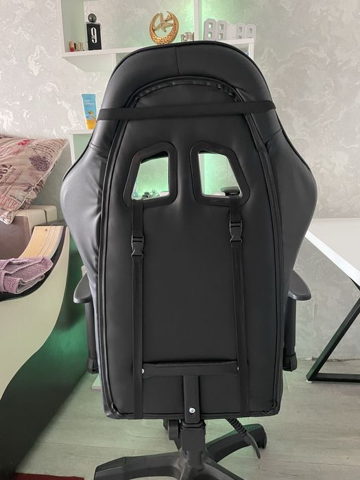 Продается игровое кресло