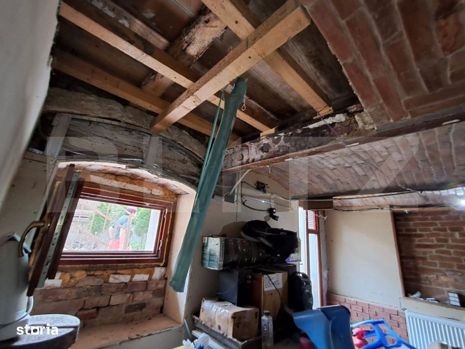 Casa Individuala Etaj si Demisol, zona Reghin