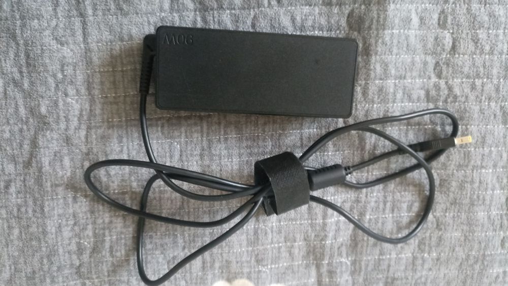 Продам блок питания 90W б/у