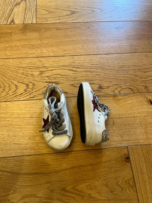 Tenesi Golden Goose copii