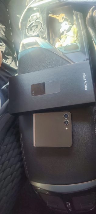 Самсунг CalaxyZ Flip5
