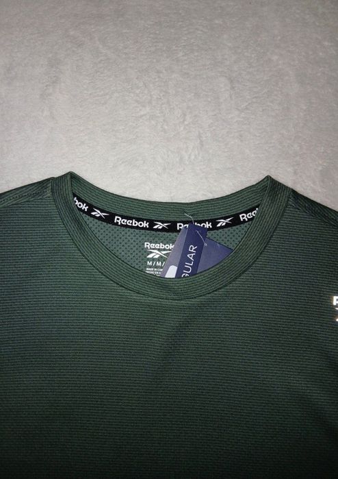 Из Америки, мужская спортивная футболка от бренда Reebok