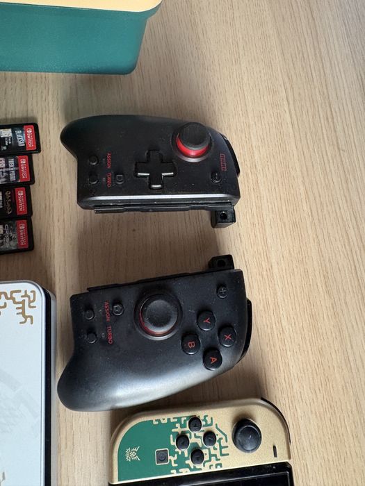 Nintendo Switch OLED Zelda Edition + 4 игри и аксесоари
