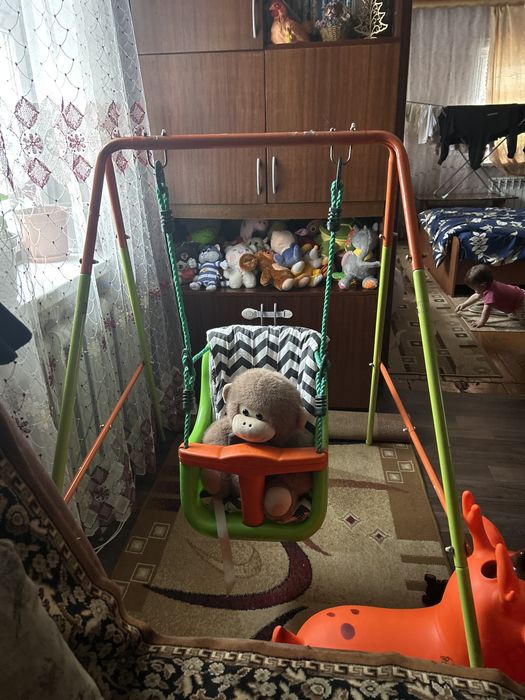 Продам детскую качелю