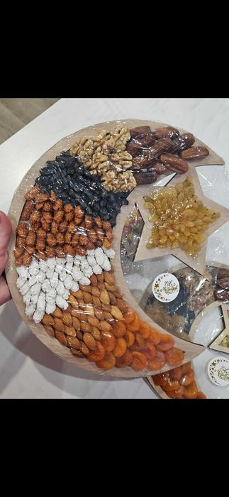 Поднос, бокс на праздник рамадан.