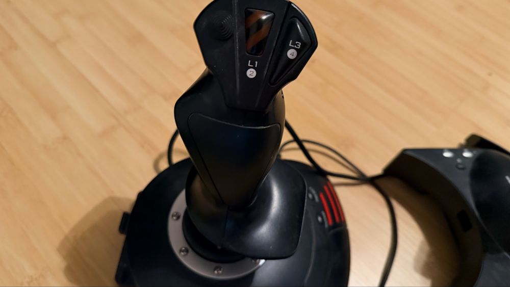Vand Joystick Thrustmaster TFlight Hotas X nou