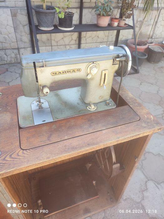 Продам швейную машину чайка 2