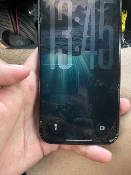Продаю Iphone 15 pro