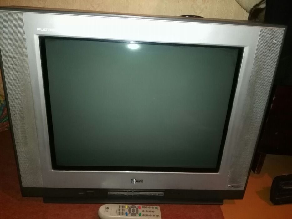 Телевизор LG FLATRON и Samsung