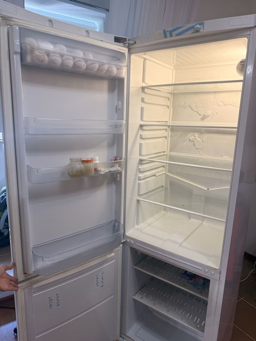 Холодильник indesit
