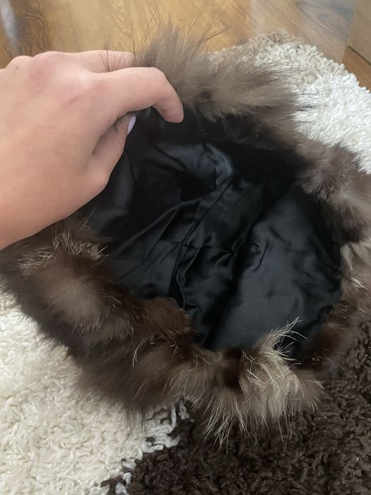 Дамска зимна шапка с косъм