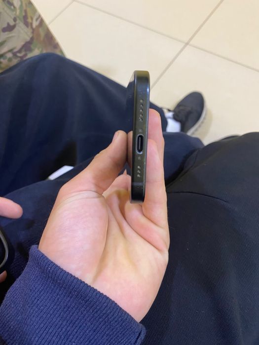 Продаю аифон 15 84акб