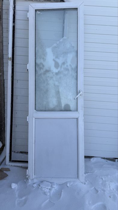 Пластиковые двери