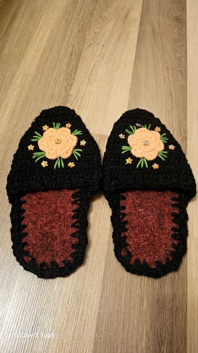 Ръчно плетени чехли