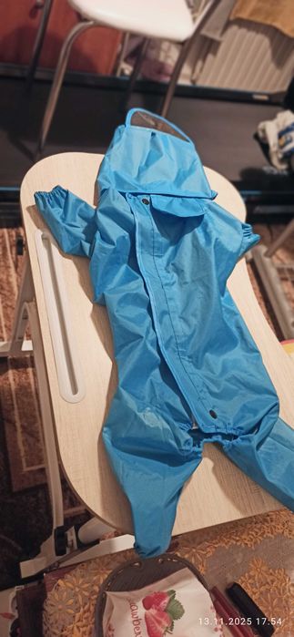 Продавам дъждобран за момиче