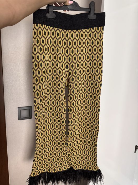 Нов панталон с пера ZARA