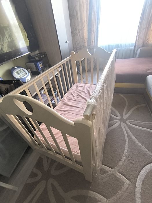 Кроватка детская с матрасом