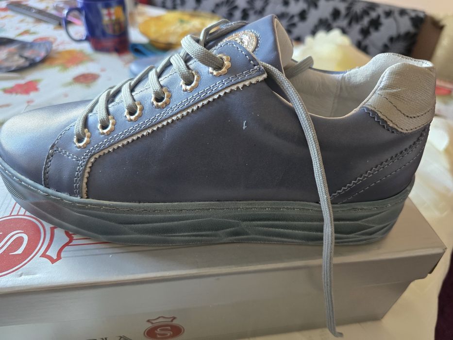 нови обувки с мека стелка 38 номера