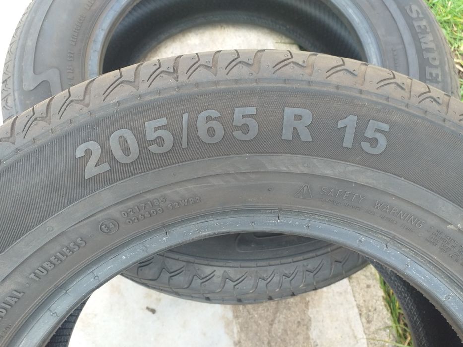 Гуми 2 броя 205/65/15