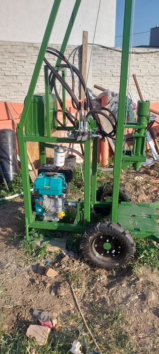 Instalație utilaj  foraj puțuri  fântâni foreză