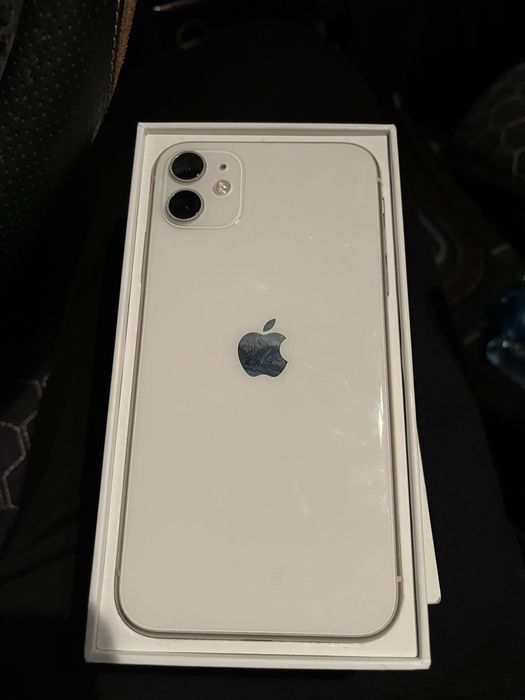 Iphone 11 в хорошем состояние
