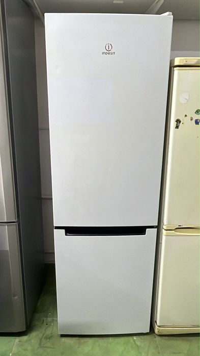 Продам холодильник Индезит