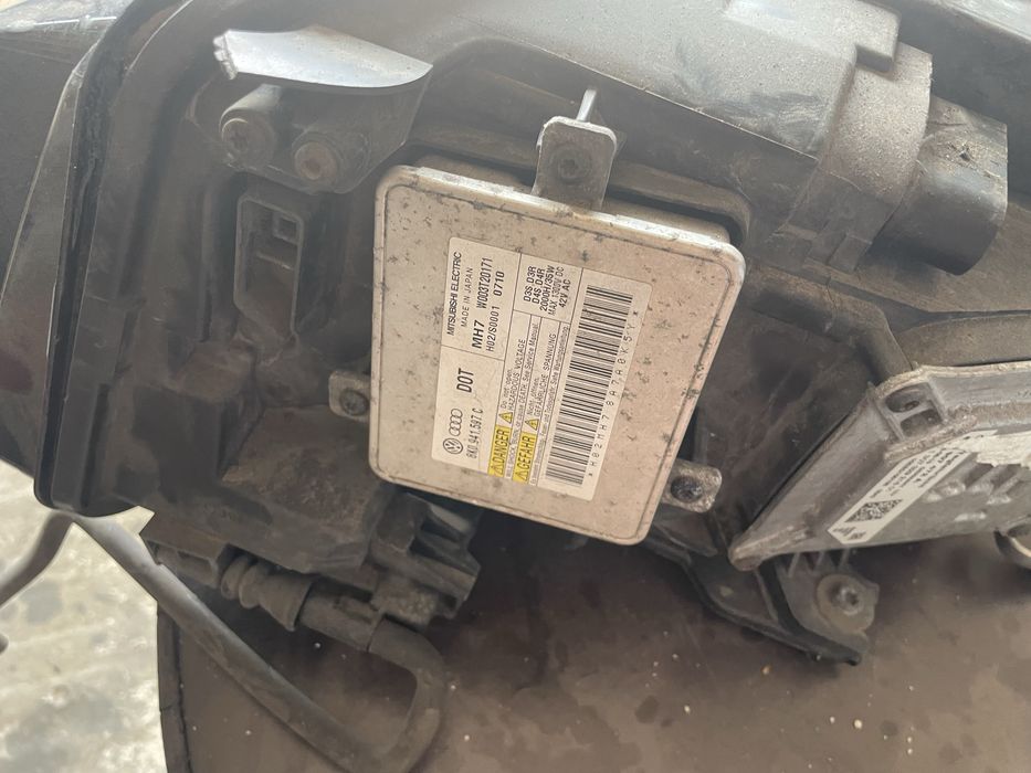 Фар за Audi A4 B8