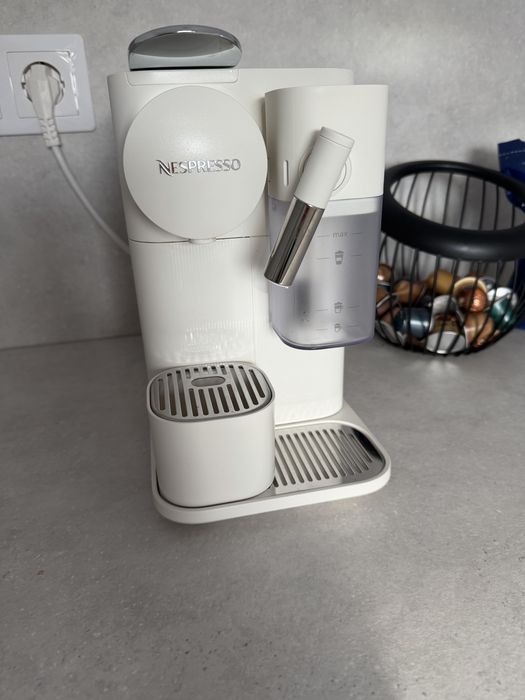 Nespresso lattissima one evolution Alb