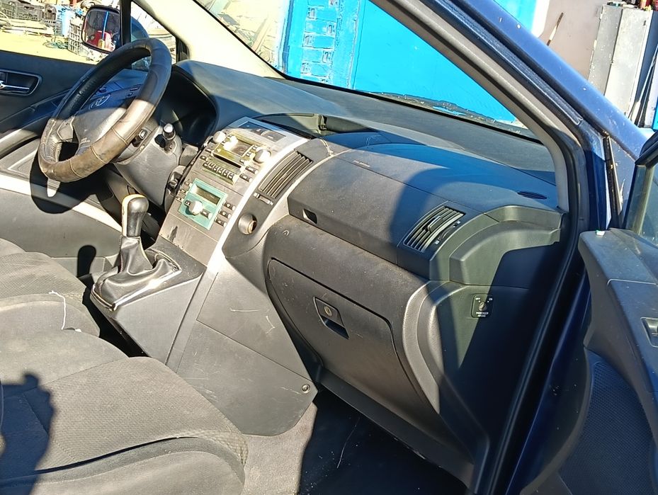 Toyota Corolla Verso / 2004г. / НА ЧАСТИ / 2.0 D4D 116кс.