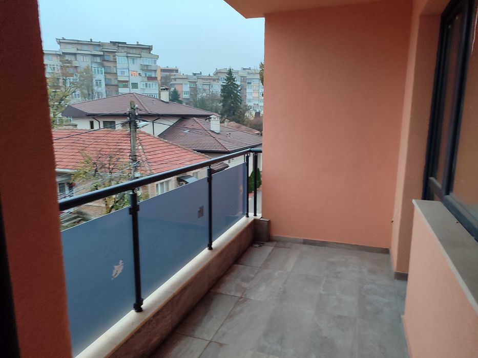 Продава се Тристаен апартамент в Добрич, Център - 110 кв.м за 1000 €/кв.м - Снимка #12