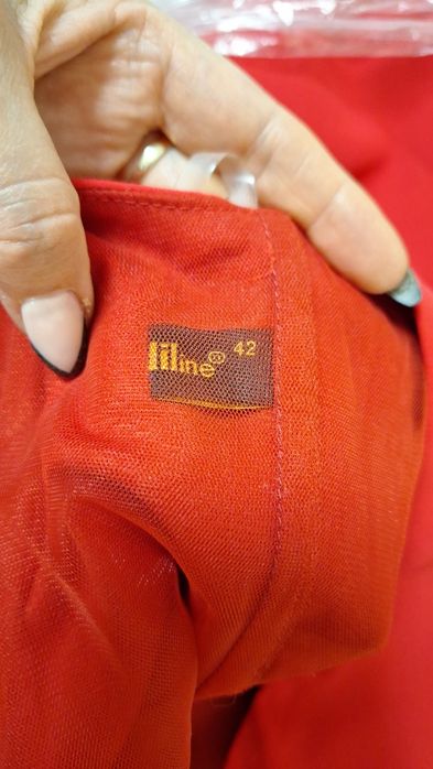 Официална рокля по тялото