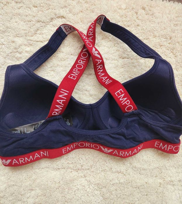 Дамски спортен сутиен Emporio Armani M размер оригинален