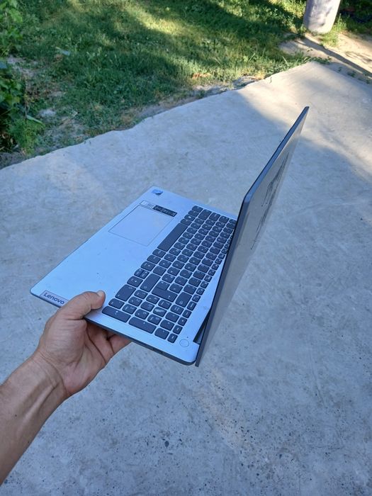Lenovo notebook sotiladi SSD xotiralik