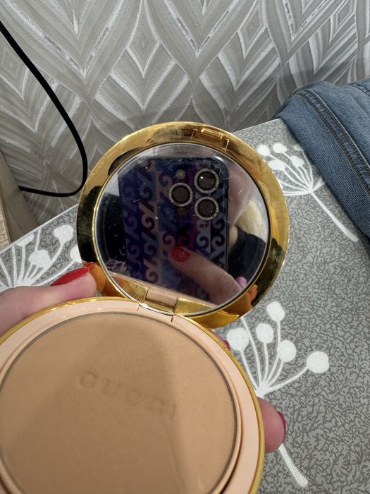 Продам пудру Gucci , оригинал