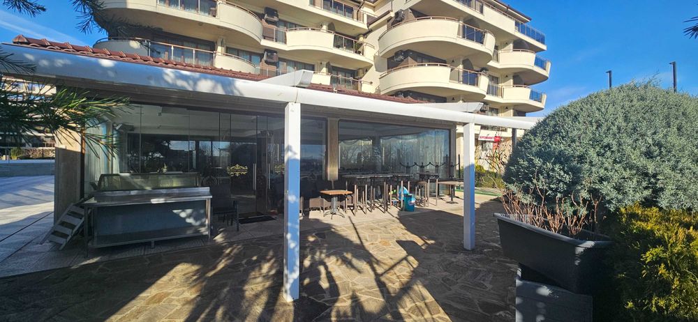 Пергола  с осветление моторно сгъване и