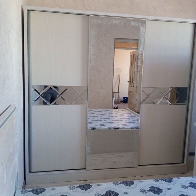 Shkaf sotiladi dastafka ustanovka bepul