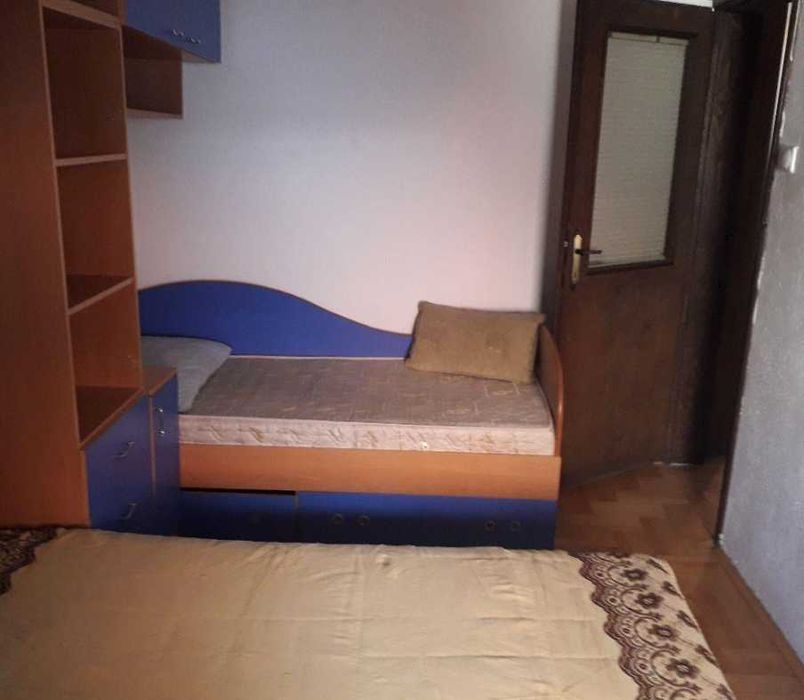 Дава се под наем Тристаен апартамент в Пловдив, Коматево - 90 кв.м за 326.4 € - Снимка #1