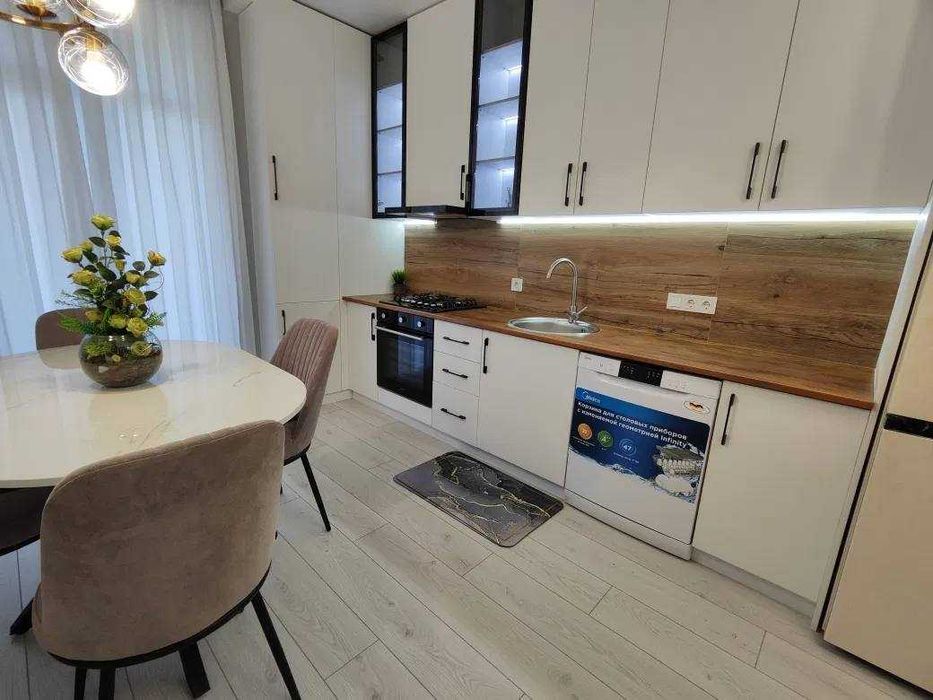 Улица Чехова! Сдается шикарная 2-х комнатная квартира!