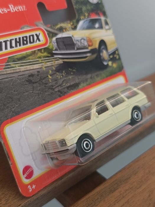 Mercedes Benz w123 Wagon Matchbox Hot Wheels