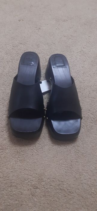 Шлепки сабо кожанные фирма Манго 42р