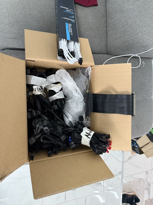 cabluri pc / adaptoare pci-ex/video / cabluri modulare surse