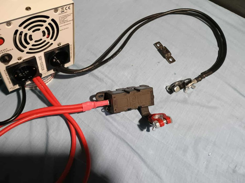 Sursa/ redresor/ Invertor/ UPS VOLT Sinus pro 12 v - 1000 VA - 700W