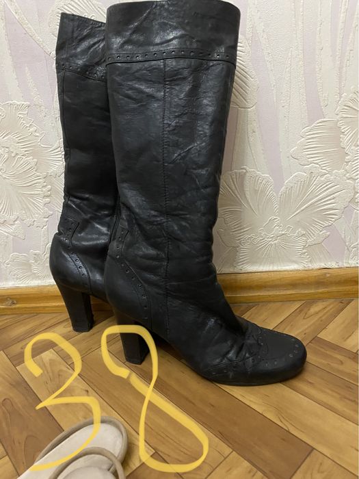 Продам много новой женской обуви цена за все пар!